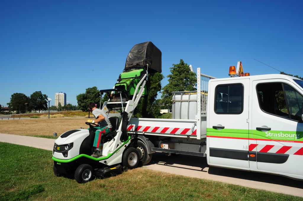 Etesia_traktorek_zielona